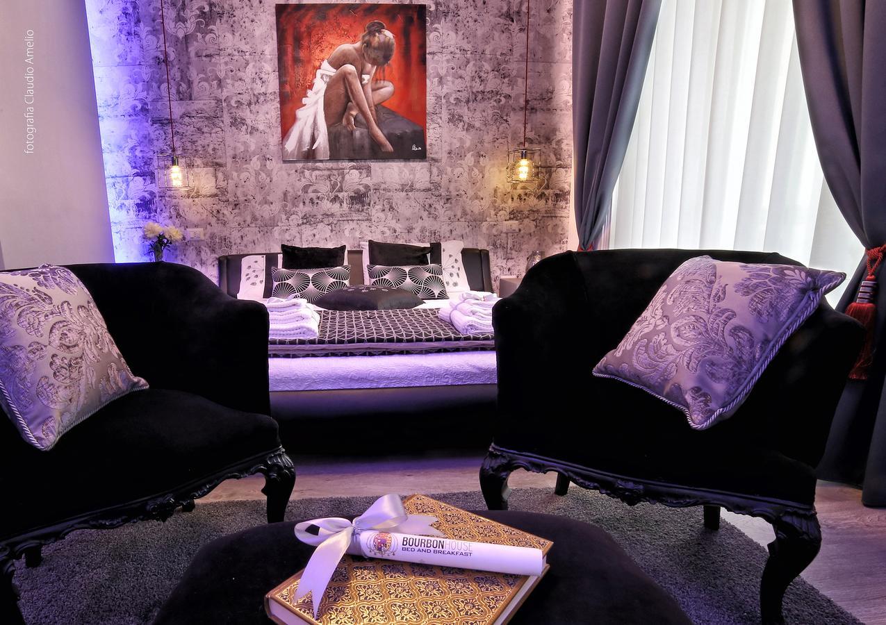 Bourbon House Bed and Breakfast Napels Buitenkant foto