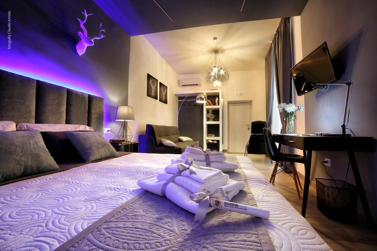 Bourbon House Bed and Breakfast Napels Buitenkant foto