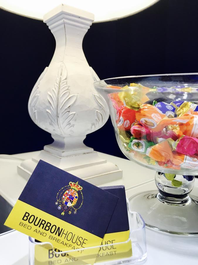 Bourbon House Bed and Breakfast Napels Buitenkant foto