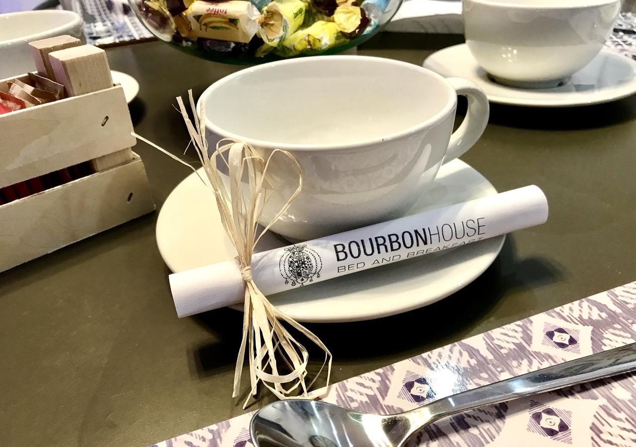 Bourbon House Bed and Breakfast Napels Buitenkant foto